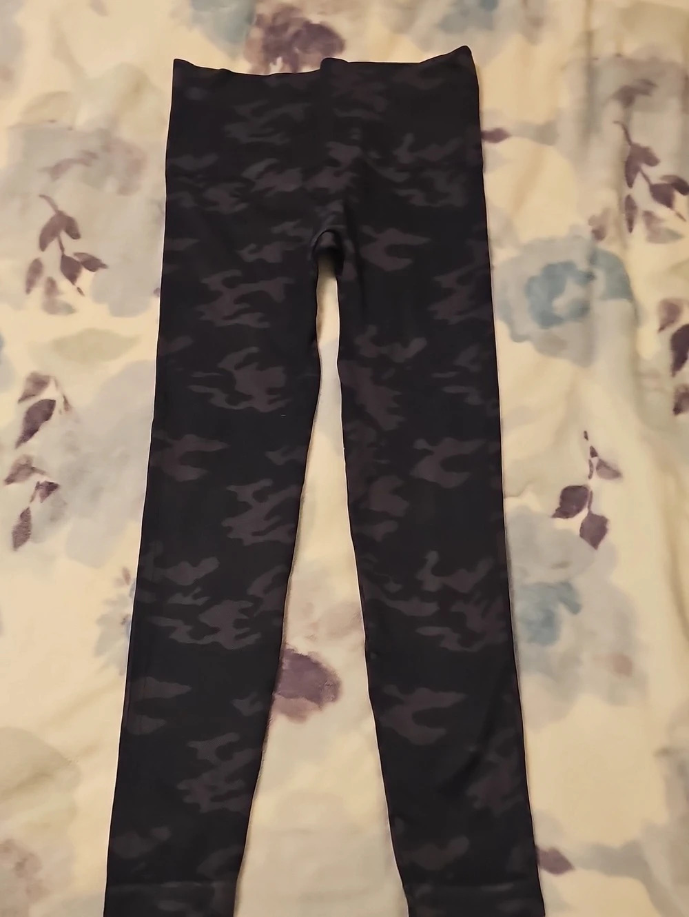 Spanx Look At Me Now Seamless Leggings Camo Leggings Black & Gray